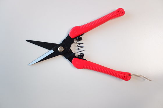 Tela de corte de redes de pesca de plástico rojo