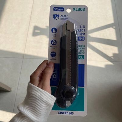 Cuchillos utilitarios de manija de plástico de 25 mm con hojas de acero al carbono SK2