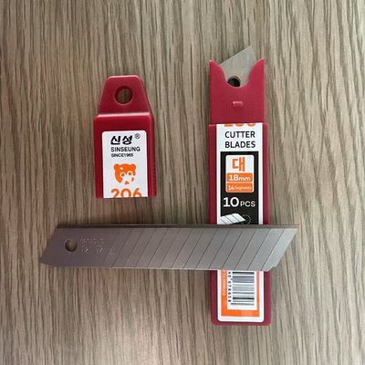 Cuchillas cortadoras de plata de 18 mm con un grosor de 0,5 mm y un ángulo de 60 °