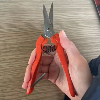 Tijeras ergonómicas duraderas para el manejo de redes de pesca