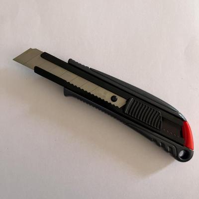 Los cuchillos de corte de 18 mm varían según el uso para garantizar la durabilidad y fiabilidad de su negocio